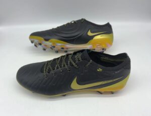 NIKE BOOTS