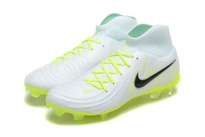 NIKE PHANTOM BOOTS