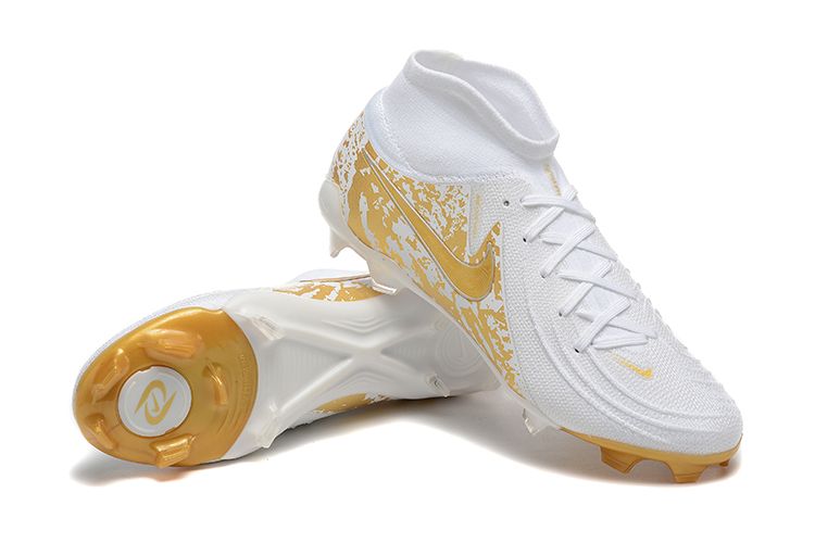 NIKE PHANTOM BOOTS🔥