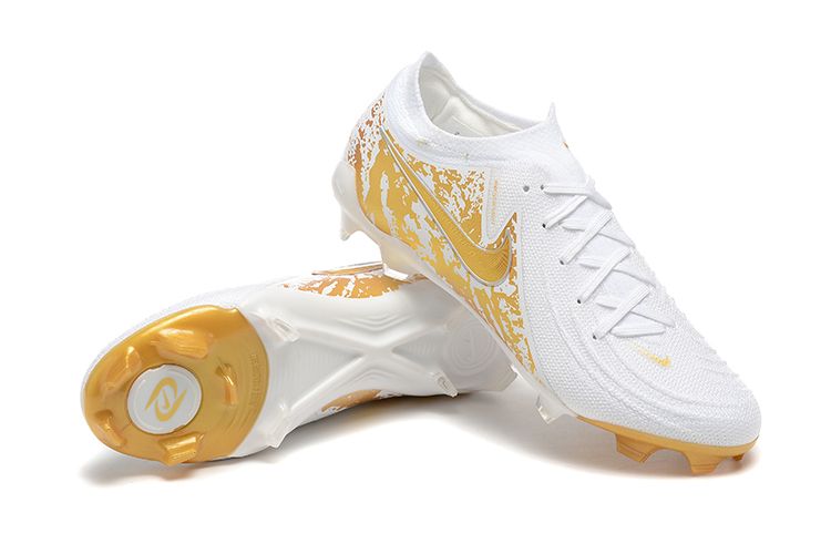 NIKE PHANTOM BOOTS🔥