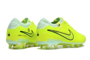 NIKE BOOTS