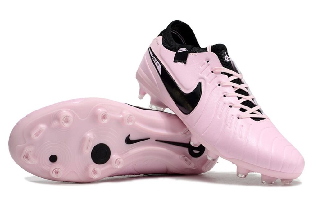 NIKE BOOTS