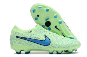NIKE BOOTS