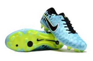 NIKE BOOTS