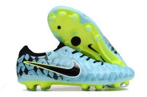 NIKE BOOTS