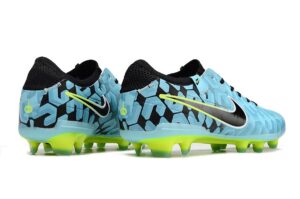NIKE BOOTS