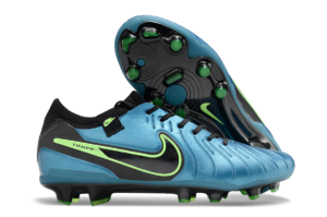 NIKE BOOTS