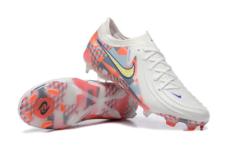 NIKE PHANTOM BOOTS🔥