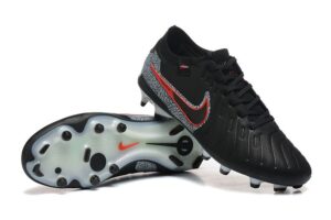 NIKE BOOTS