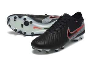 NIKE BOOTS