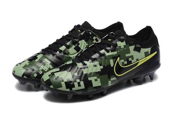 NIKE BOOTS
