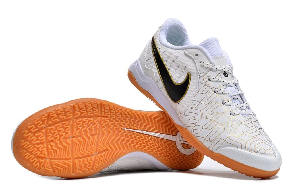 NIKE BOOTS
