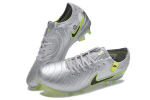 NIKE BOOTS