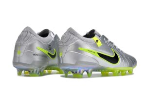 NIKE BOOTS