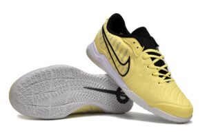 NIKE BOOTS