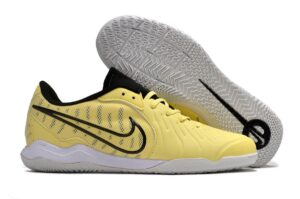 NIKE BOOTS