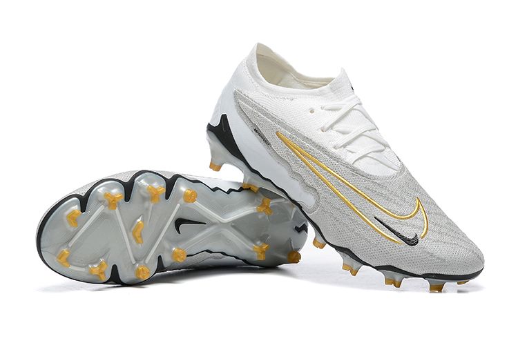 NIKE PHANTOM BOOTS🔥