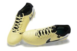 NIKE BOOTS