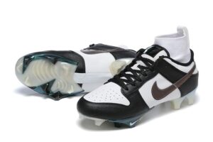 NIKE BOOTS