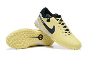 NIKE BOOTS