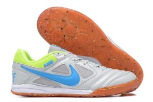 NIKE BOOTS
