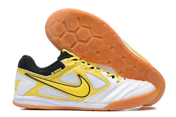 NIKE BOOTS