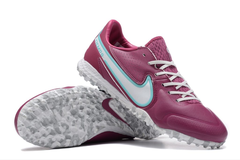 NIKE BOOTS