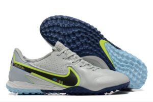 NIKE BOOTS