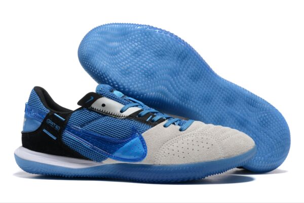 NIKE BOOTS
