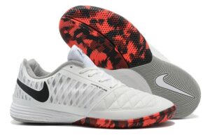 NIKE BOOTS