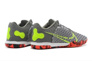 NIKE BOOTS