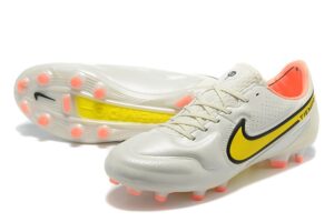 NIKE BOOTS