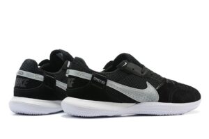 NIKE BOOTS