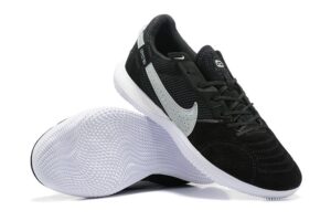 NIKE BOOTS