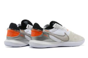 NIKE BOOTS