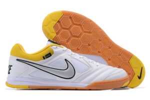 NIKE BOOTS