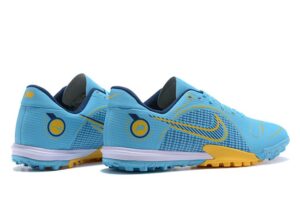 NIKE BOOTS