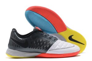 NIKE BOOTS