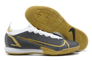 NIKE BOOTS