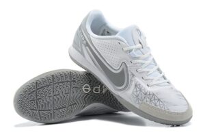 NIKE BOOTS