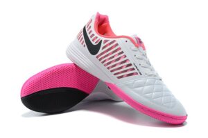 NIKE BOOTS