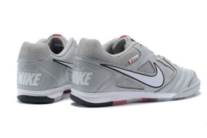 NIKE BOOTS