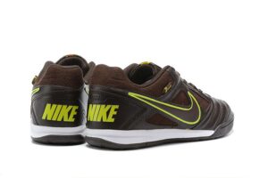 NIKE BOOTS
