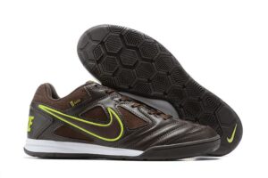 NIKE BOOTS