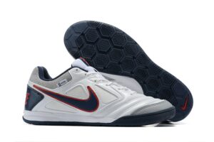 NIKE BOOTS