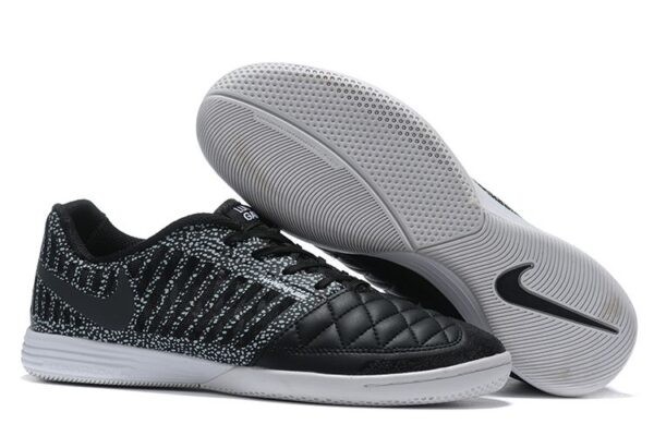 NIKE BOOTS