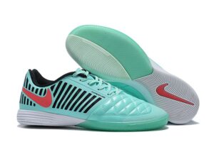 NIKE BOOTS
