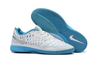 NIKE BOOTS