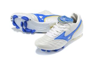 MIZUNO BOOTS NEW