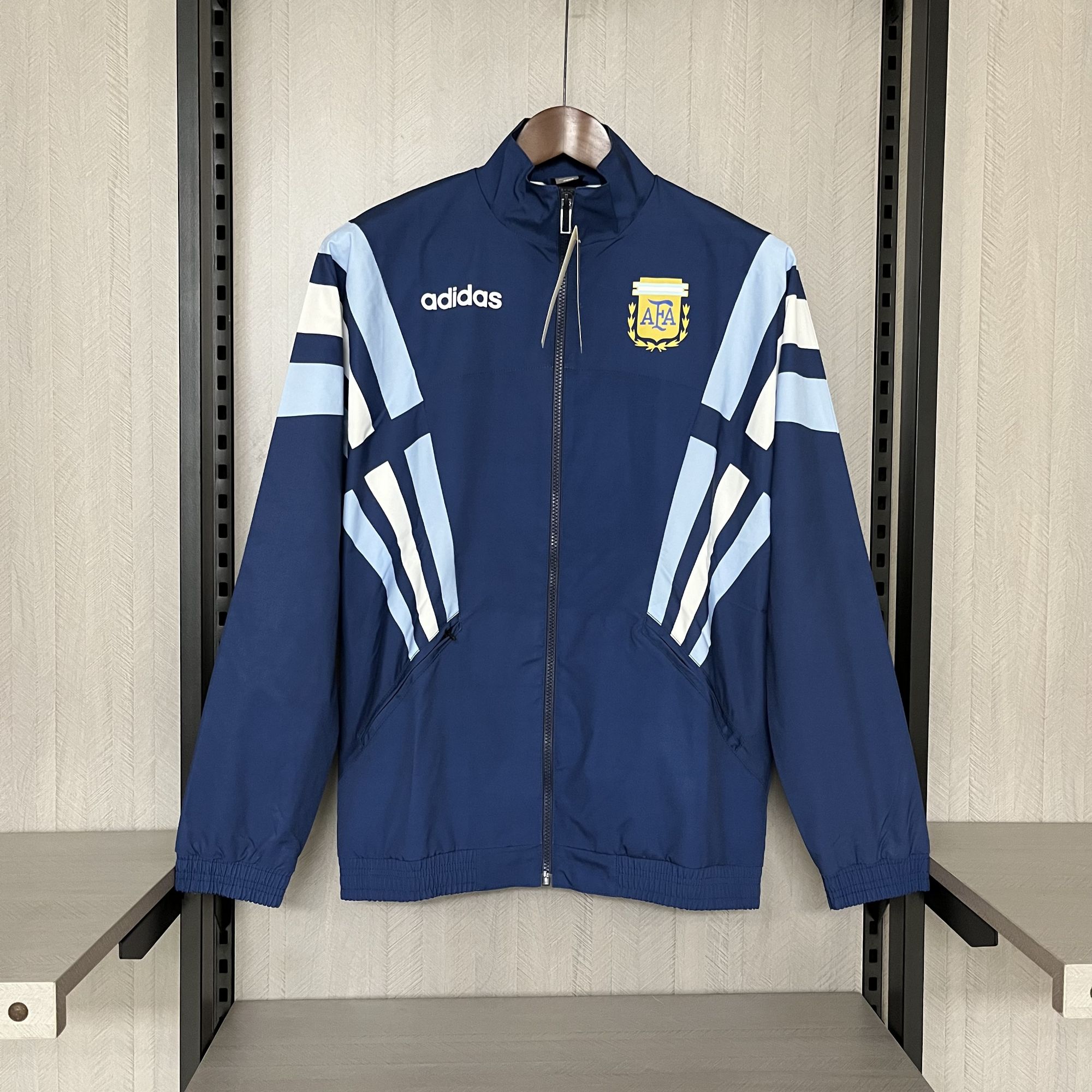 ARGENTINE WINDBREAKER ARGENTINE WINDBREAKER